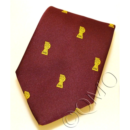 suit white shirt no tie